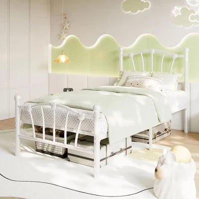 Металлическая кровать SunnyFurn с сердцем, белая