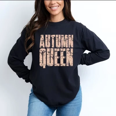 Autumn Queen Block Distressed - Женская одежда, окрашенная футболка с длинным рукавом и рисунком черного цвета