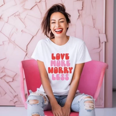 Женская футболка с ярким рисунком iceblue и коротким рукавом Love More Worry Less от Women's Love.