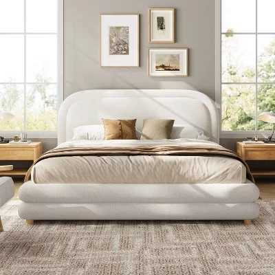 Мягкая кровать Avery Boucle с толстым изогнутым изголовьем белого цвета