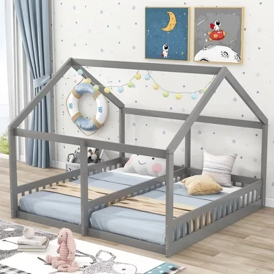 Кровати-платформы Twin Size Wood House на полу для 2 детей, две общие кровати с каркасом для детей и девочек серого цвета