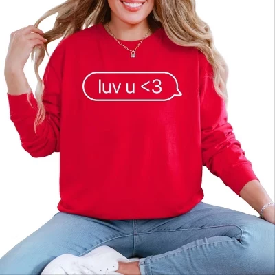 Текстовое сообщение Luv U - Женская одежда, окрашенная в красный цвет футболка с длинным рукавом и рисунком