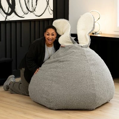 Большое кресло-мешок Raven-Symoné Home HopSeat Bunny овальной формы с дымчатыми ушками