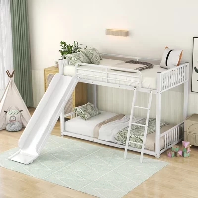Металлическая двухъярусная кровать Twin Size с горкой, Twin over Twin Двухъярусная кровать-горка для детей, подростков и взрослых белого цвета