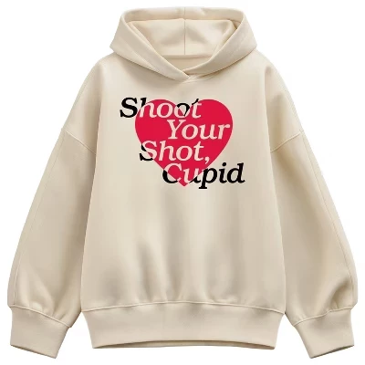 Женская толстовка Shoot Your Shot Cupid с капюшоном из флиса оверсайз кремового цвета.