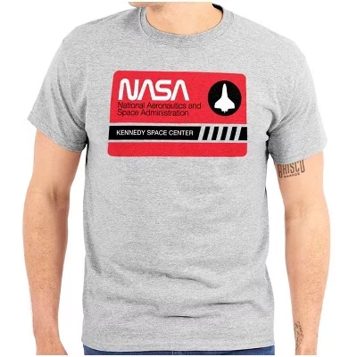 Графическая футболка с логотипом Космического центра Кеннеди NASA Worm для мужчин или женщин лицензионного белого цвета