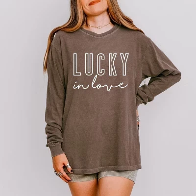 Женская футболка Simply Sage Market Lucky In Love, эспрессо