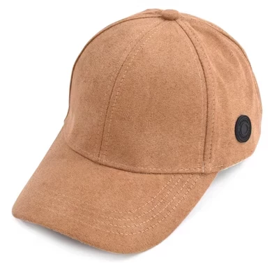 Бейсболка French Connection Microsuede с металлической застежкой на ремешке коричневого цвета