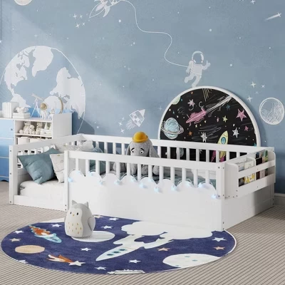 Детская кровать ModernLuxe Montessori низкая с LED-подсветкой и полкой, белая