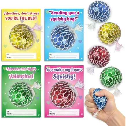 Новинка от 4E, 28 упаковок эластичных шариков Valentine Stretch Squeeze Balls - игрушки для непосед с открытками и подарочными пакетами для обмена в классе
