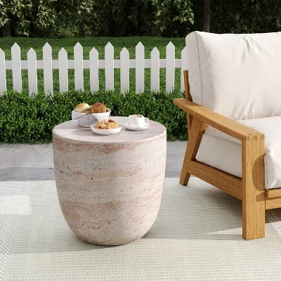 Современный бочкообразный столик из легкого бетона Susie Outdoor из травертина