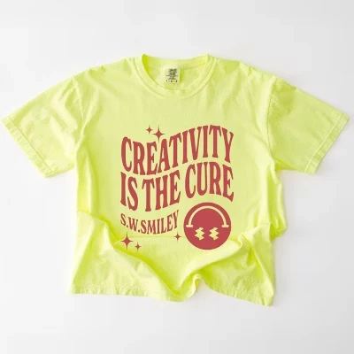 S.W.Smiley Creativity Is The Cure - Женская футболка с цветным рисунком лимонного цвета.