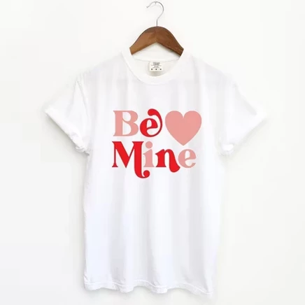 Женская футболка Be Mine Heart Bold с коротким рукавом, окрашенная в белый цвет