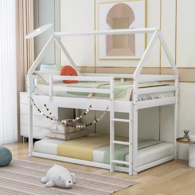 Низкая двухъярусная кровать Twin over Twin, каркас двухъярусной кровати Wood House с крышей, напольная двухъярусная кровать для детей и подростков белого цвета
