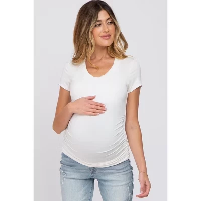 Белый базовый приталенный топ для беременных с коротким рукавом белого цвета