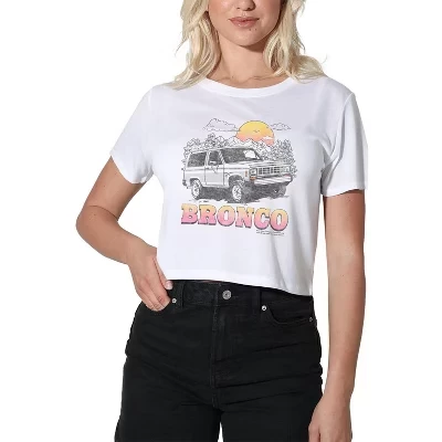 Женская укороченная футболка Bronco Sunrise Crop Top белого цвета