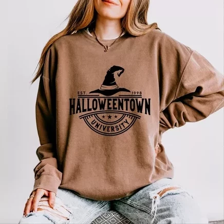 Унисекс свитшот Simply Sage Market Halloweentown, эспрессо