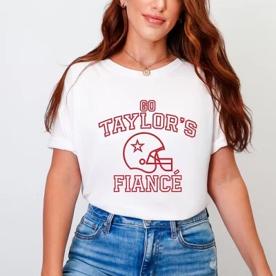 Go Taylor's Fiance Varsity - Женская одежда, окрашенная в белый цвет