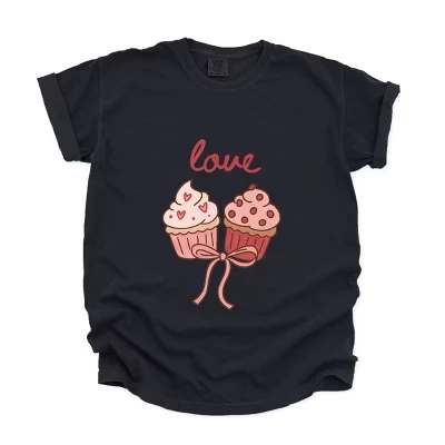 Кокетка Love Cursive Cupcakes Coquette - женская футболка с цветным рисунком черного цвета