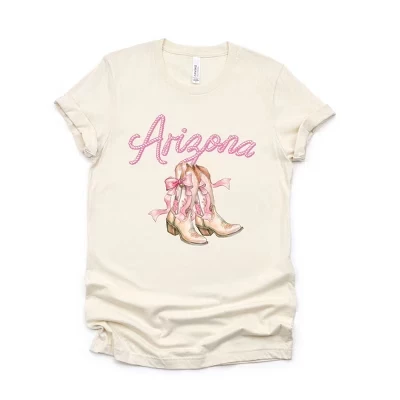Женская футболка с коротким рукавом и графическим принтом Coquette Arizona Cowgirl Boots кремового цвета