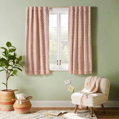 Детская затемняющая штора Pillowfort Clipped Dotted, розовая