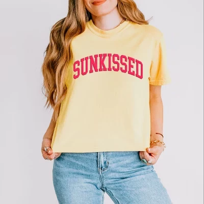 Женская укороченная футболка свободного кроя с графическим принтом Sunkissed Varsity с арочным принтом-баттер