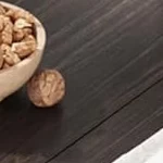Складной обеденный стол, Раскладывающийся кухонный стол в фермерском доме с откидной створкой, с полкой для хранения и 6 колесиками, Компактный Универсальный стол из темного ореха