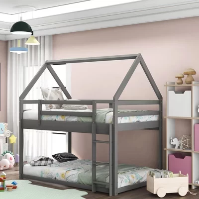 Низкая двухъярусная кровать Twin over Twin, каркас двухъярусной кровати Wood House с крышей, напольная двухъярусная кровать для детей и подростков серого цвета