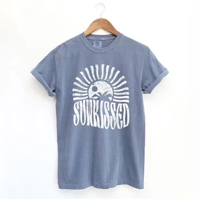 Женская футболка Sunkissed Rays с коротким рукавом, окрашенная в синий цвет
