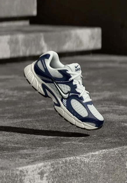 Мужские кроссовки Nike Sportswear V5 RNR, бело-сине-серебристые