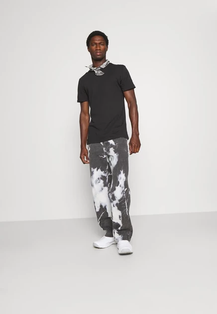 Pier One by Zalando 3 PACK - Basic T-shirt - black/white/blue black/dark grey/bordeaux