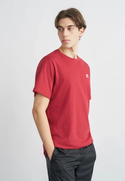 Мужская футболка Nike Sportswear Club, малиновая