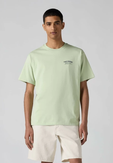 Levi's® VINTAGE FIT GRAPHIC TEE - Basic T-shirt - bright white lse_batwing badge ca - greens -