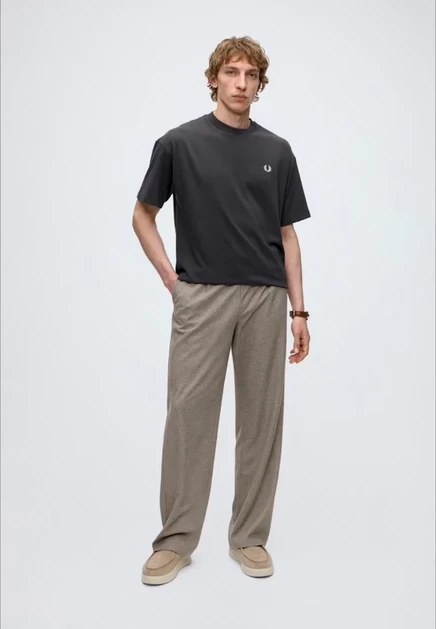 Мужская футболка Fred Perry Laurel Wreath, серо-белая