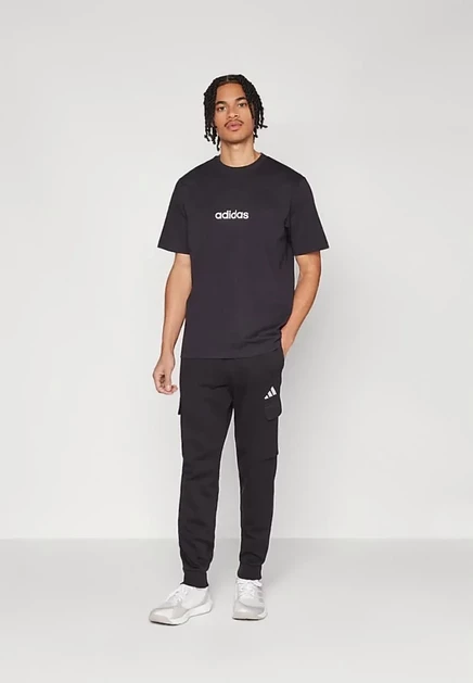 Мужская футболка adidas Essentials Linear, черно-белая