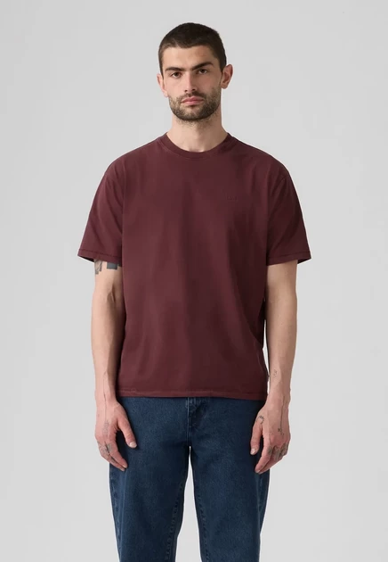 Levi's® TAB VINTAGE TEE - Print T-shirt - mineral black garment dye vineyard wine