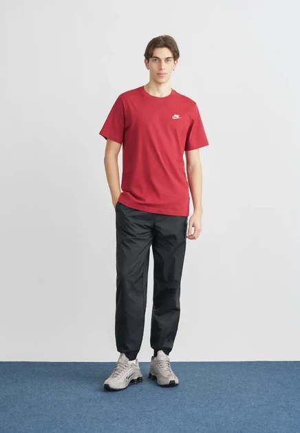 Мужская футболка Nike Sportswear Club, красно-белая