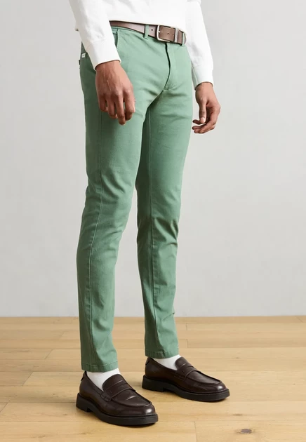 Lindbergh SUPERFLEX CHINO PANTS - Chinos - sand pine green