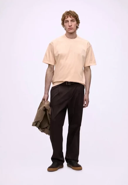 Мужская футболка Boss Basic, белая с персиковым