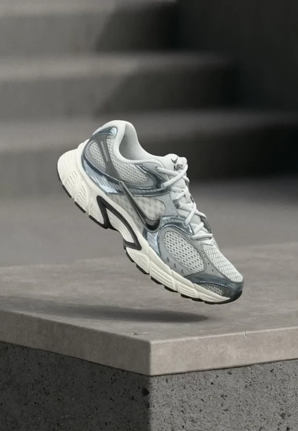 Мужские кроссовки Nike Sportswear V5 RNR, серые