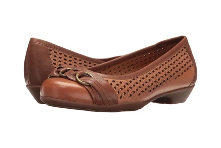Женские балетки Comfortiva Posie Laser Softspots, песочные