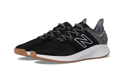 Женские кроссовки New Balance Golf Fresh Foam ROAV Golf black/gum