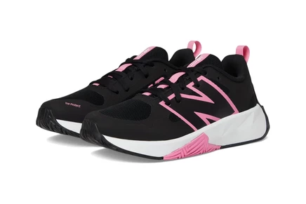 Кроссовки для детей New Balance FuelCell Play v1, черно-розовые