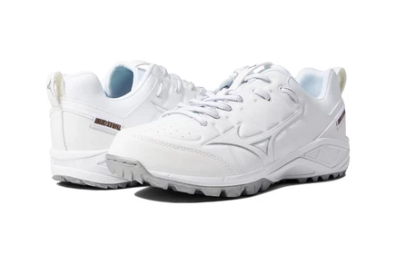 Женские кроссовки Mizuno Ambition 2 All Surface Low Turf Shoes white