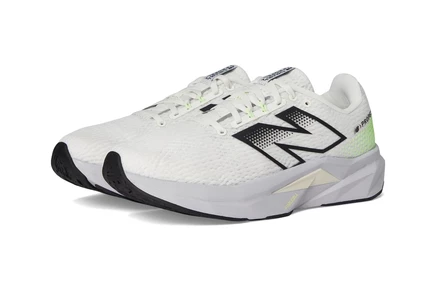 Женские кроссовки New Balance FuelCell Propel v5, светло-серые