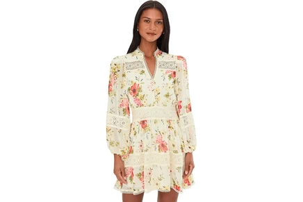 Платье Avec Les Filles Long Sleeve Lace Detail Mini Dress