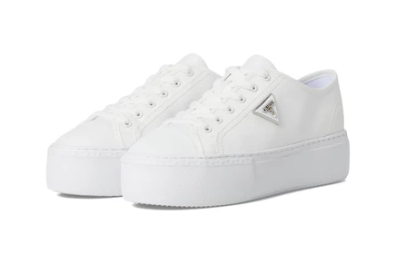 Женские кроссовки GUESS Joezi white synthetic