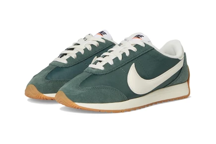 Женские кроссовки Nike Pacific vintage green/pale ivory