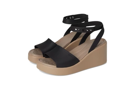 Женские босоножки Crocs Brooklyn Wedge, черно-бежевые