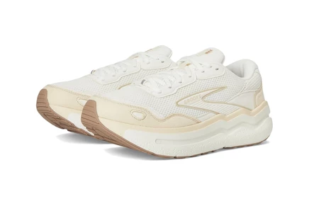Женские кроссовки Brooks Ghost Max Suede star/sand/portabella